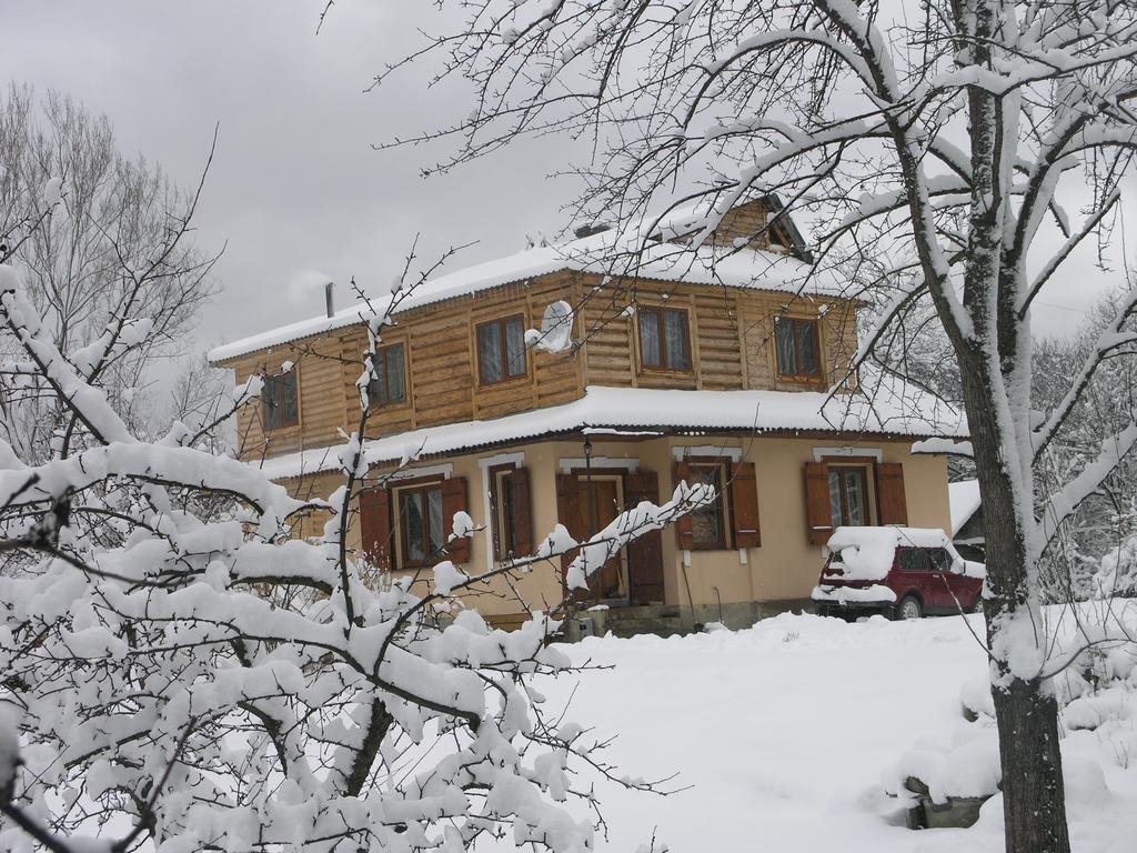 Hotel Arnika Tatariv Esterno foto